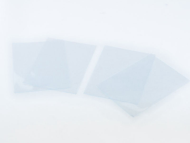 Ultimate Guard: Japanese Size Sleeves – Classic Soft – Transparent