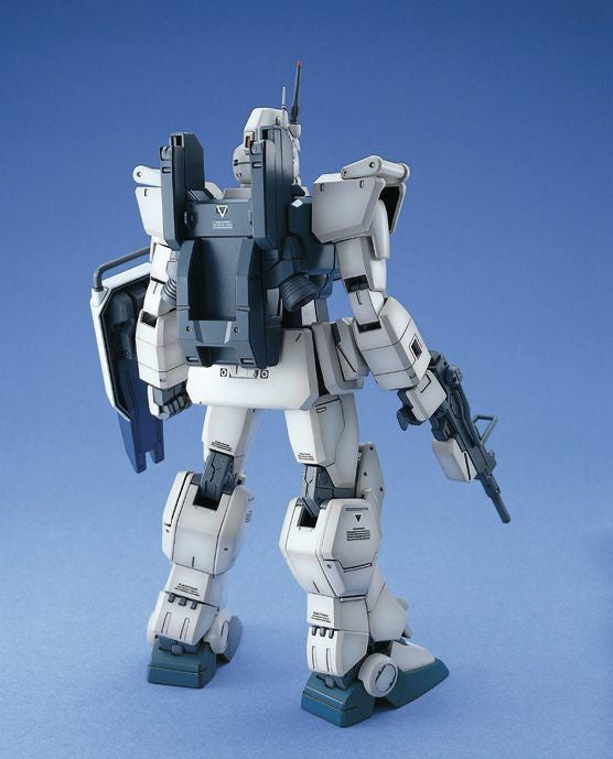Bandai 1/100 MG RX-79G Gundam Ez8
