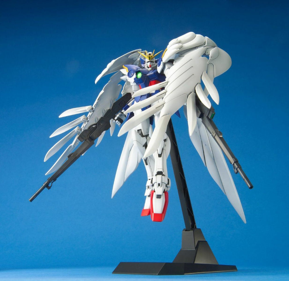 Bandai 1/100 Wing Gundam Zero Custom