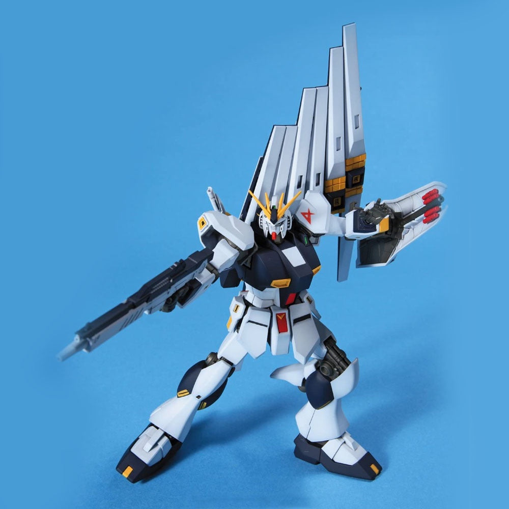 Bandai 1/144 HGUC NU GUNDAM